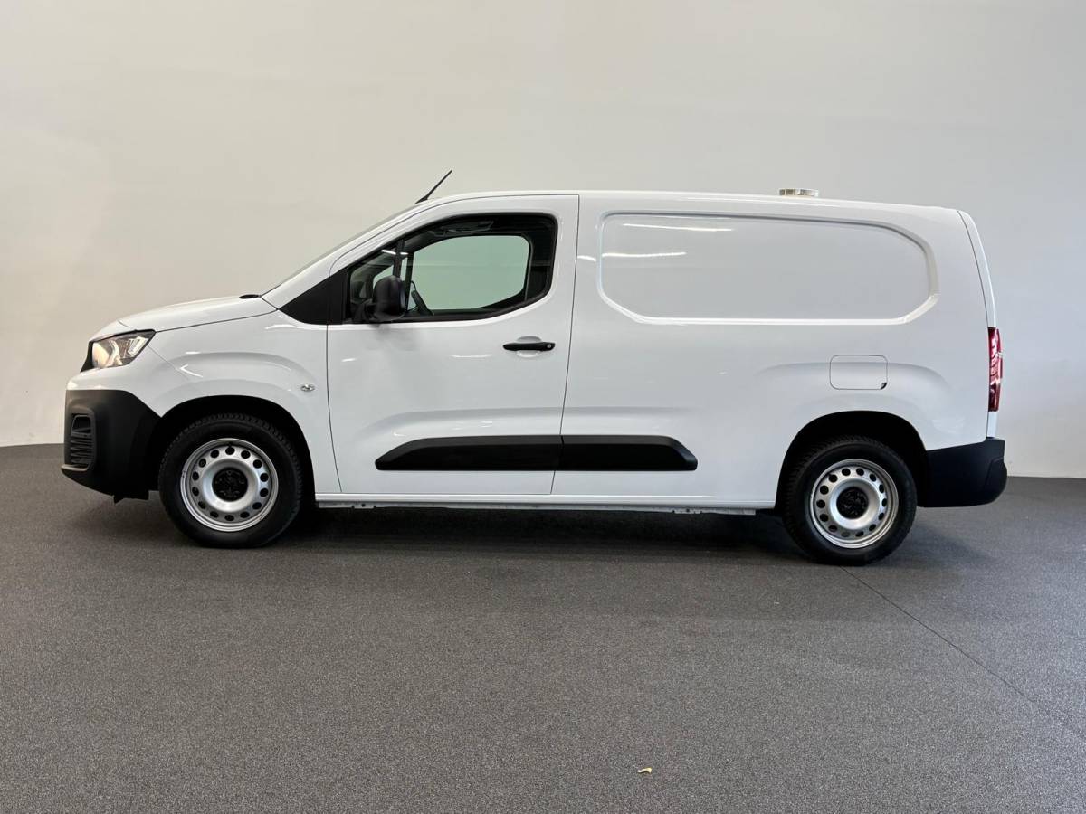 Peugeot Partner Peugeot Partner 1.5 BlueHDI Premium L2 Navigatie Apple Carplay/ Android Auto Parkeersensoren achter Cruise Control Airco