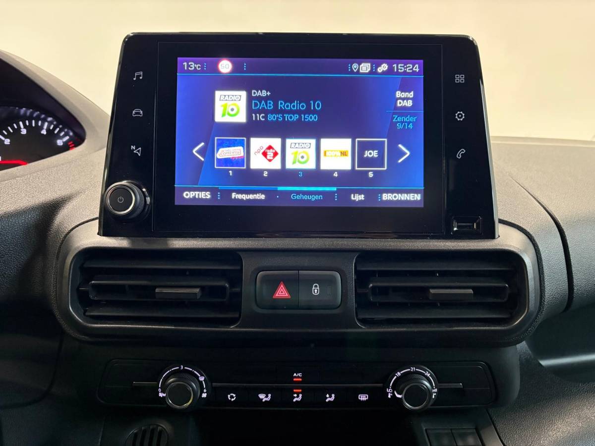 Peugeot Partner Peugeot Partner 1.5 BlueHDI Premium L2 Navigatie Apple Carplay/ Android Auto Parkeersensoren achter Cruise Control Airco