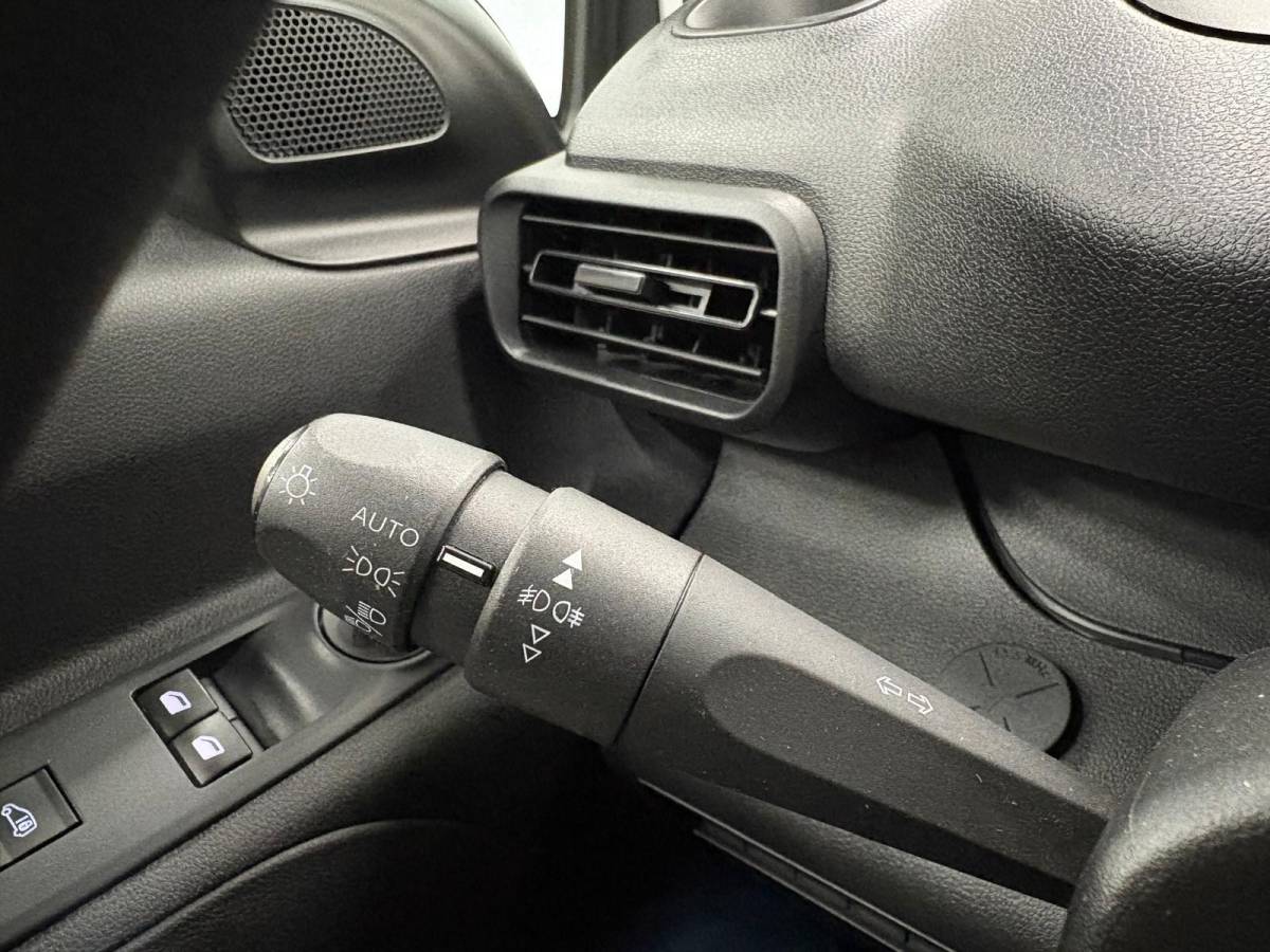 Peugeot Partner Peugeot Partner 1.5 BlueHDI Premium L2 Navigatie Apple Carplay/ Android Auto Parkeersensoren achter Cruise Control Airco