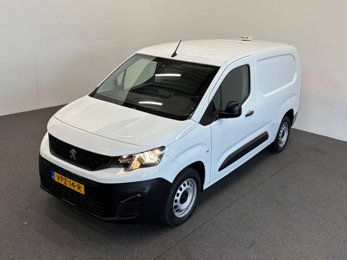Peugeot Partner Peugeot Partner 1.5 BlueHDI Premium L2 Navigatie Apple Carplay/ Android Auto Parkeersensoren achter Cruise Control Airco