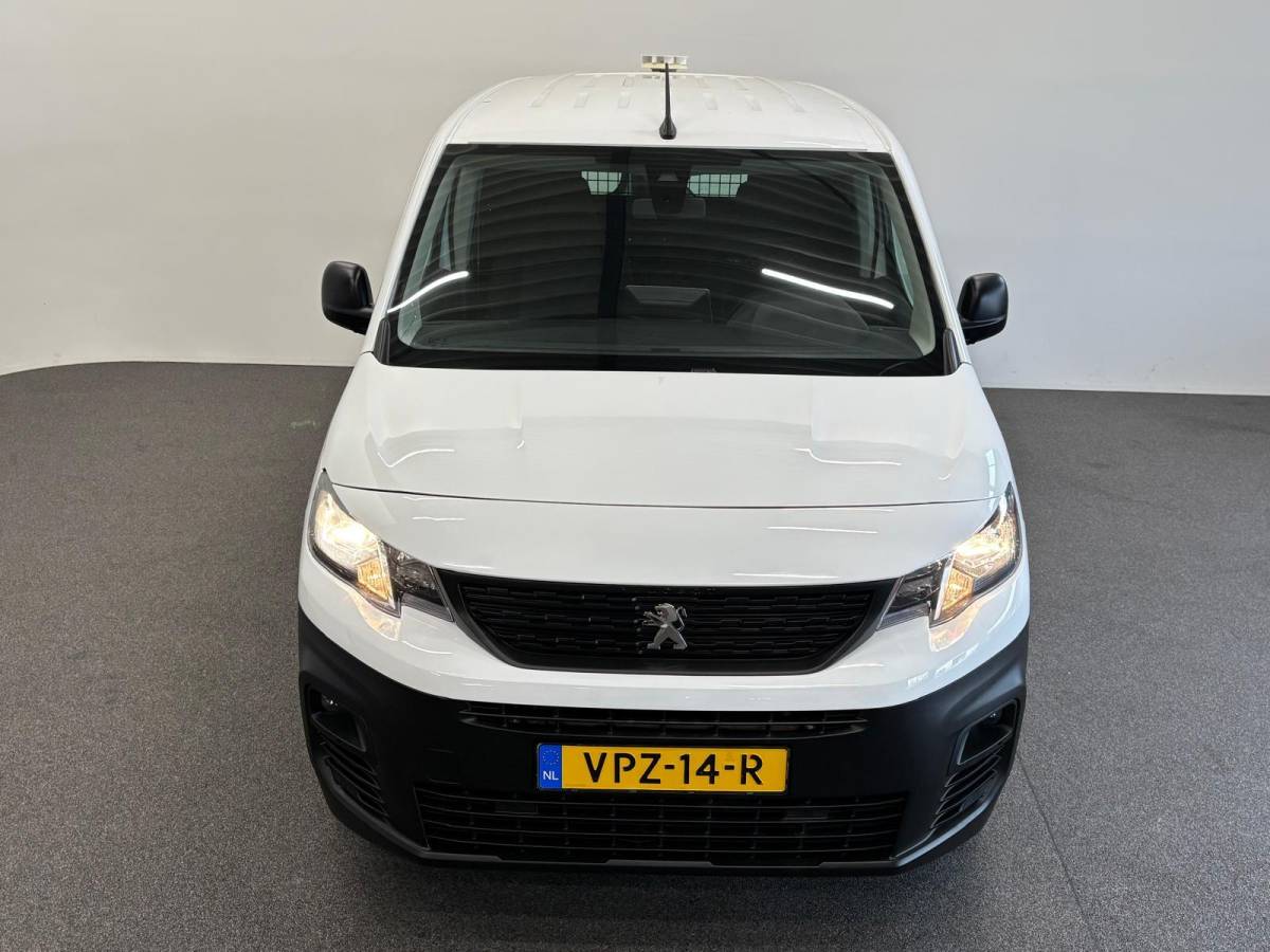 Peugeot Partner Peugeot Partner 1.5 BlueHDI Premium L2 Navigatie Apple Carplay/ Android Auto Parkeersensoren achter Cruise Control Airco