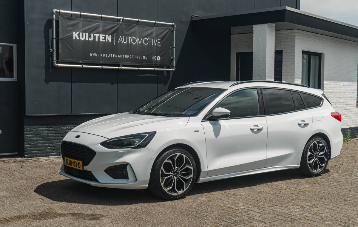 Ford Focus Ford Focus Wagon 1.0 EcoBoost ST Line / LED / Winter Pack!