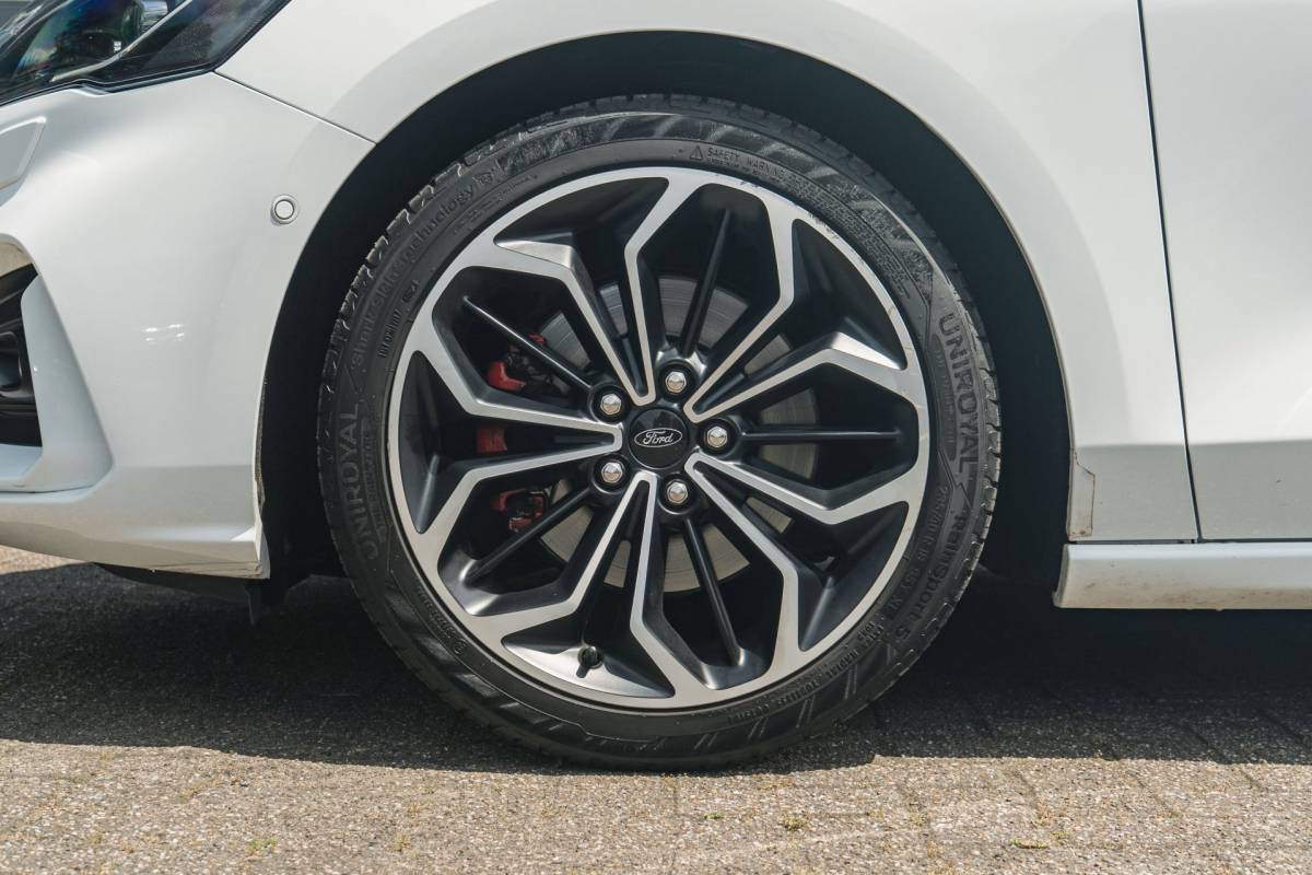 Ford Focus Ford Focus Wagon 1.0 EcoBoost ST Line / LED / Winter Pack!