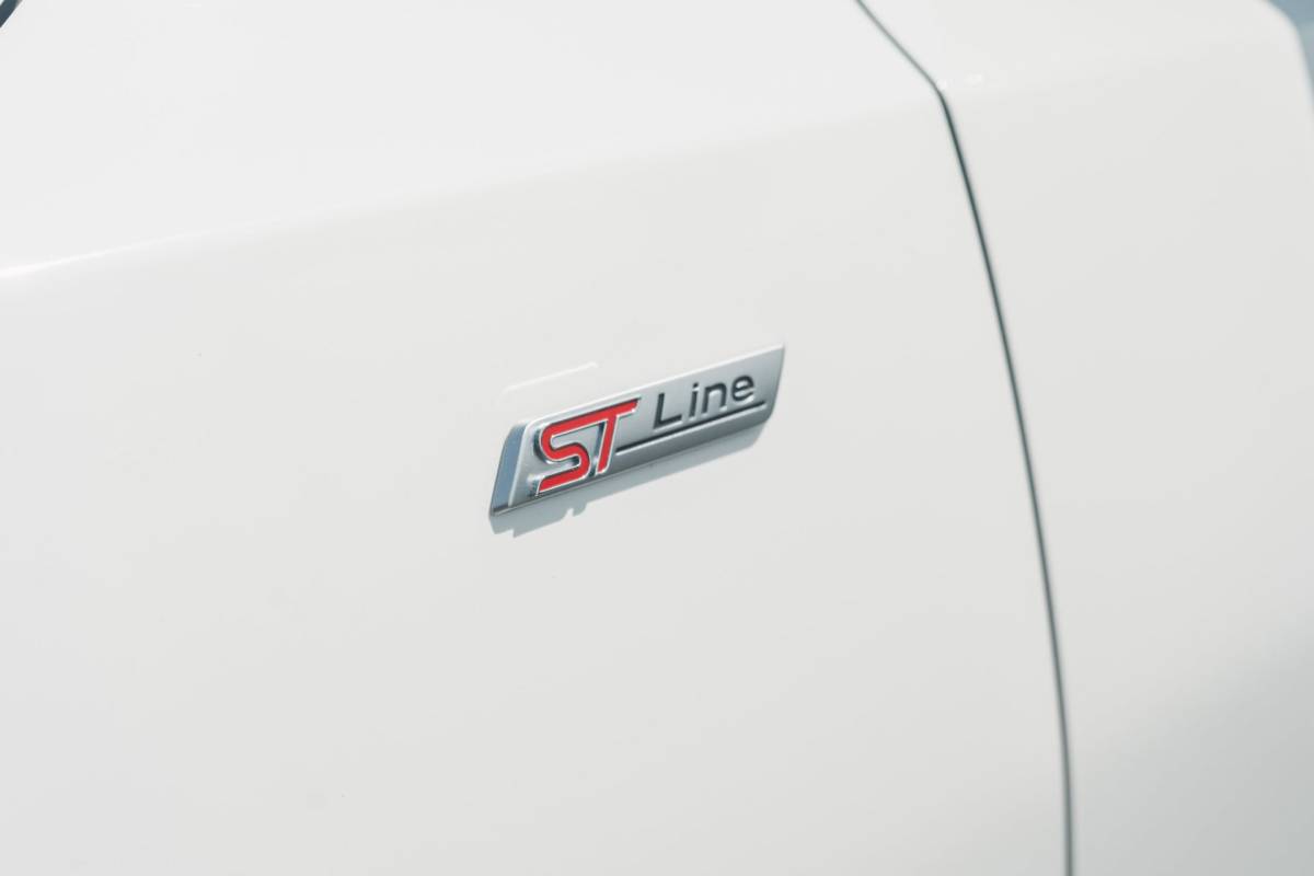 Ford Focus Ford Focus Wagon 1.0 EcoBoost ST Line / LED / Winter Pack!