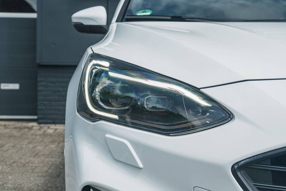 Ford Focus Ford Focus Wagon 1.0 EcoBoost ST Line / LED / Winter Pack!
