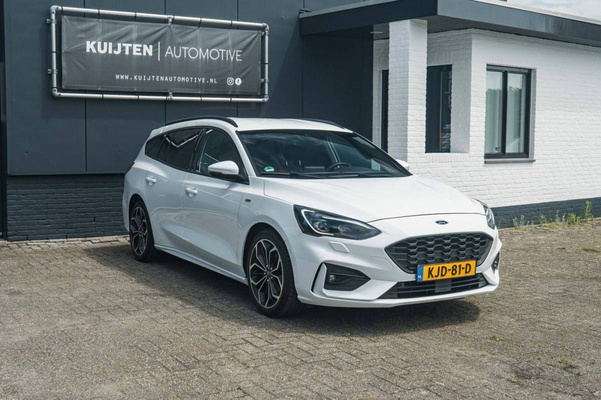 Ford Focus Ford Focus Wagon 1.0 EcoBoost ST Line / LED / Winter Pack!