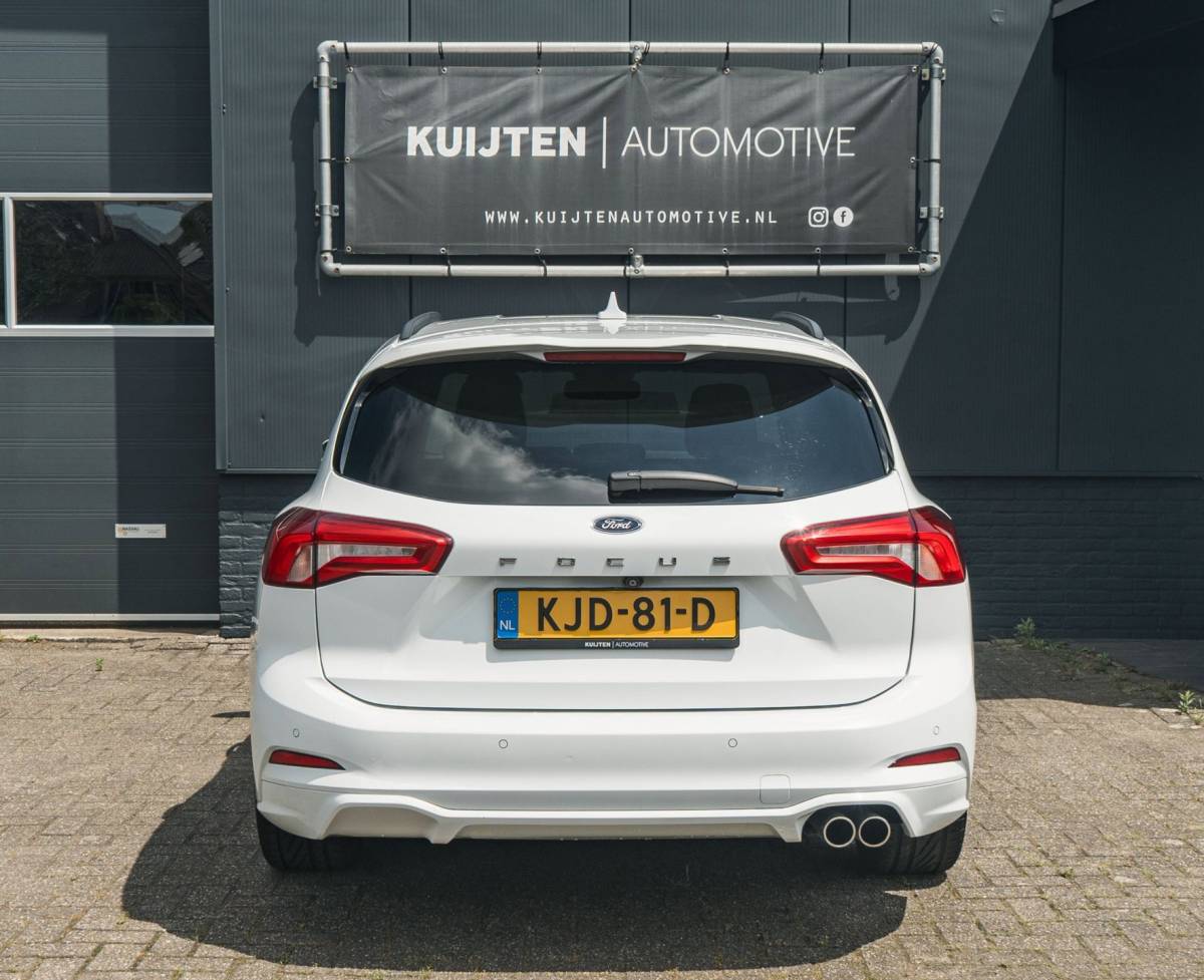 Ford Focus Ford Focus Wagon 1.0 EcoBoost ST Line / LED / Winter Pack!
