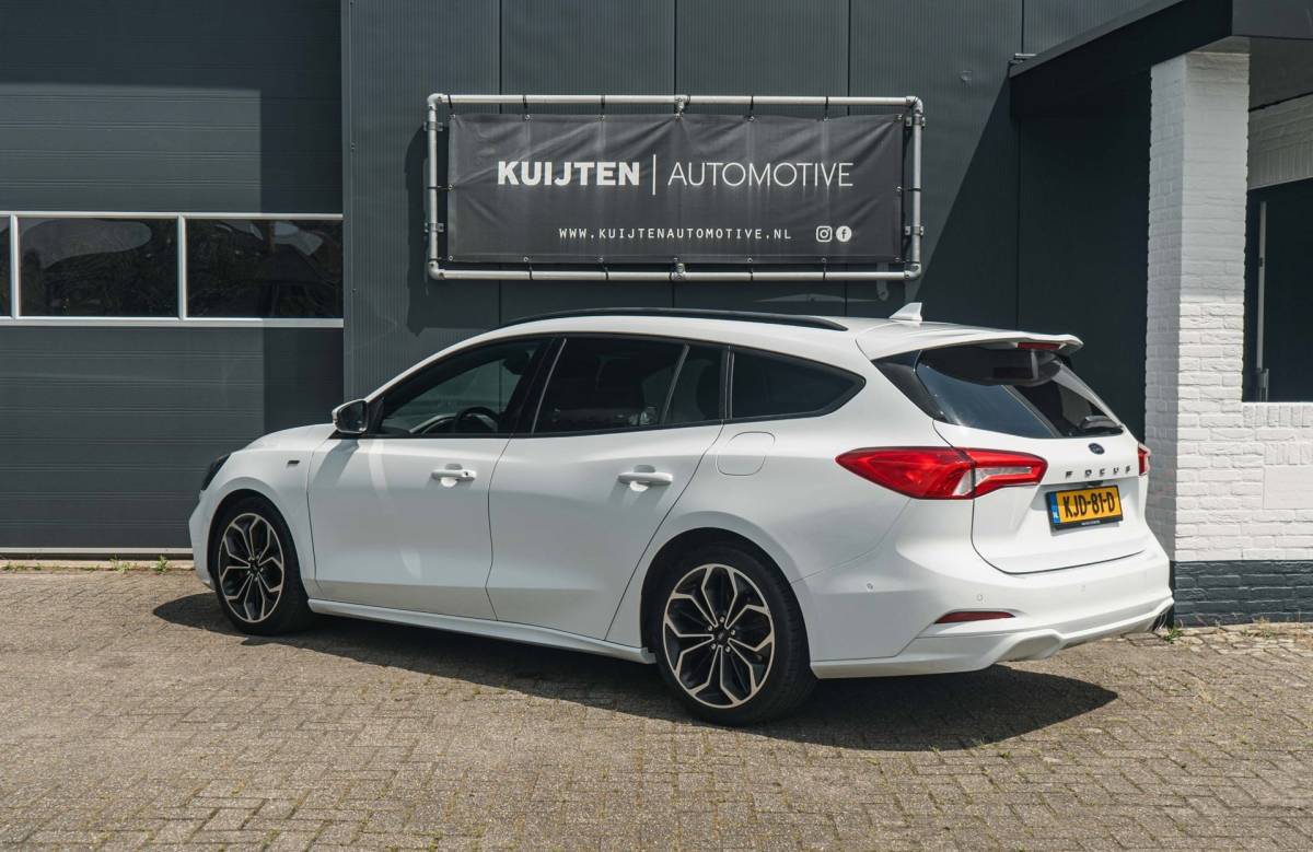 Ford Focus Ford Focus Wagon 1.0 EcoBoost ST Line / LED / Winter Pack!