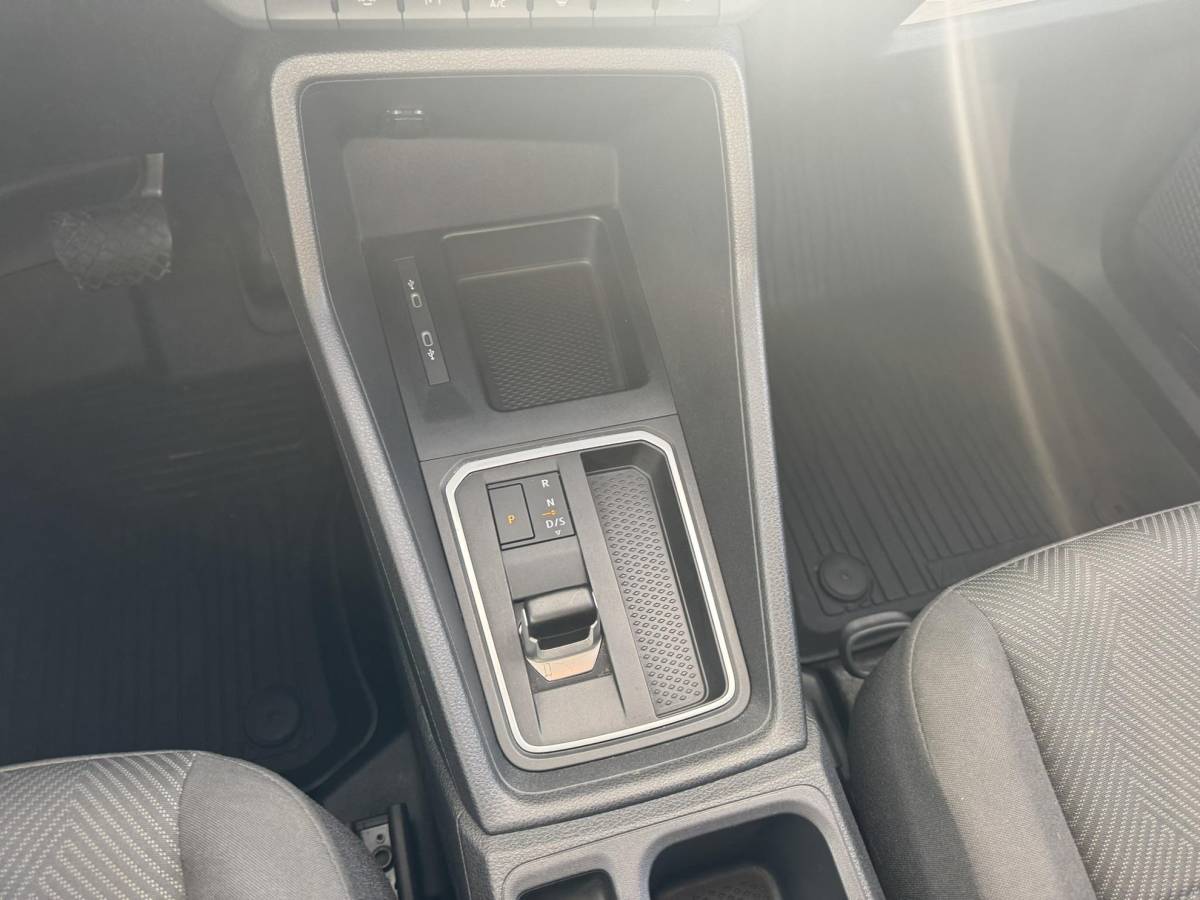 Ford Transit Connect Ford Transit Connect 2.0 EcoBlue L1 Trend | SCI | 122pk | Automaat | Nieuw model | Trekhaak | Zwarte velgen | Race striping