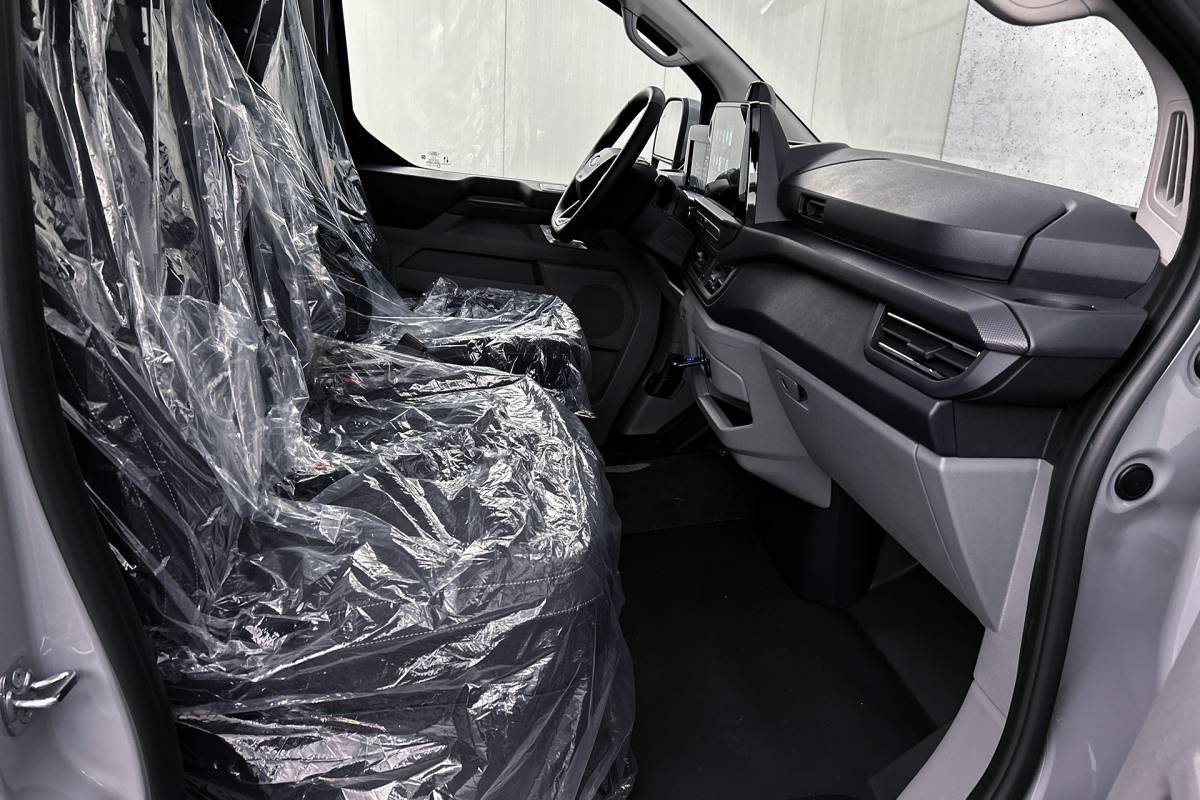 Ford  Ford E-Custom 340 L2 Limited | 2x schuifdeur | 3-zitplaatsen | Stoelverwarming
