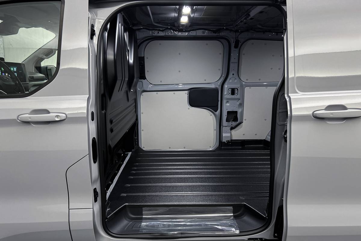 Ford  Ford E-Custom 340 L2 Limited | 2x schuifdeur | 3-zitplaatsen | Stoelverwarming