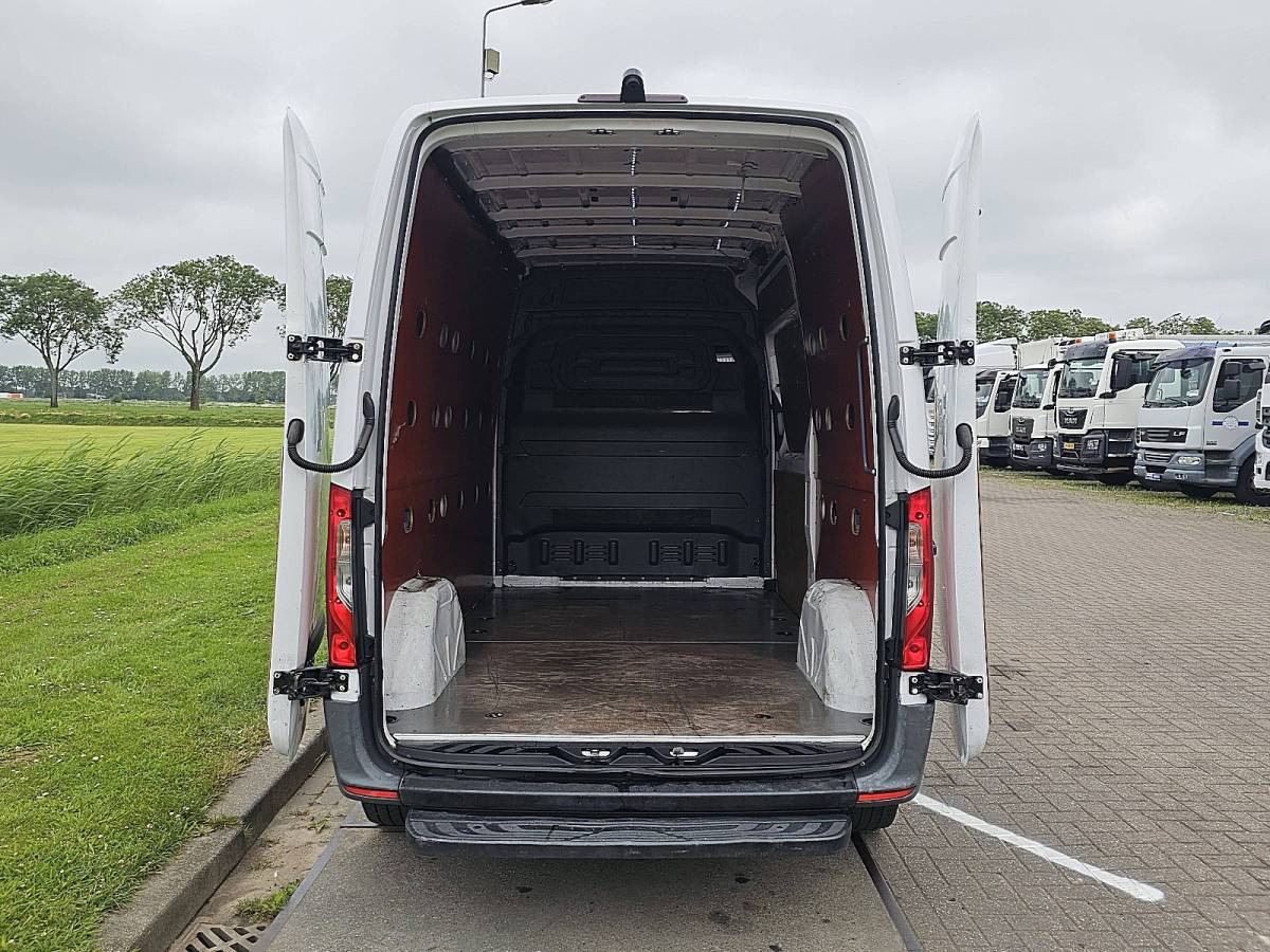 Mercedes-Benz Sprinter MERCEDES-BENZ SPRINTER 214 cdi aut. l2h2