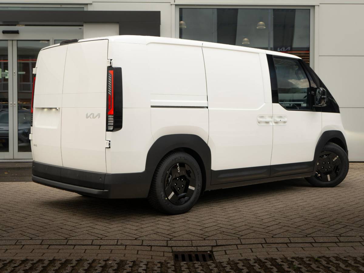 Kia PV5 Kia PV5 L2H1 Elite 71.2 kWh | OP VOORRAAD | 360 Graden camera | parkeersensoren rondom | Stoelverwarming |