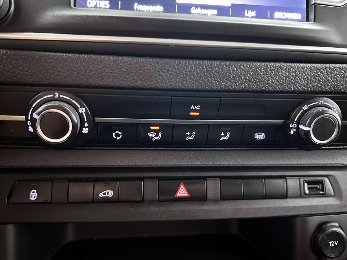 Opel Vivaro Opel Vivaro 1.5 CDTI L3H1 Edition Dubbele Cabine Airco Navigatie Bluetooth Parkeersensoren Camera Trekhaak