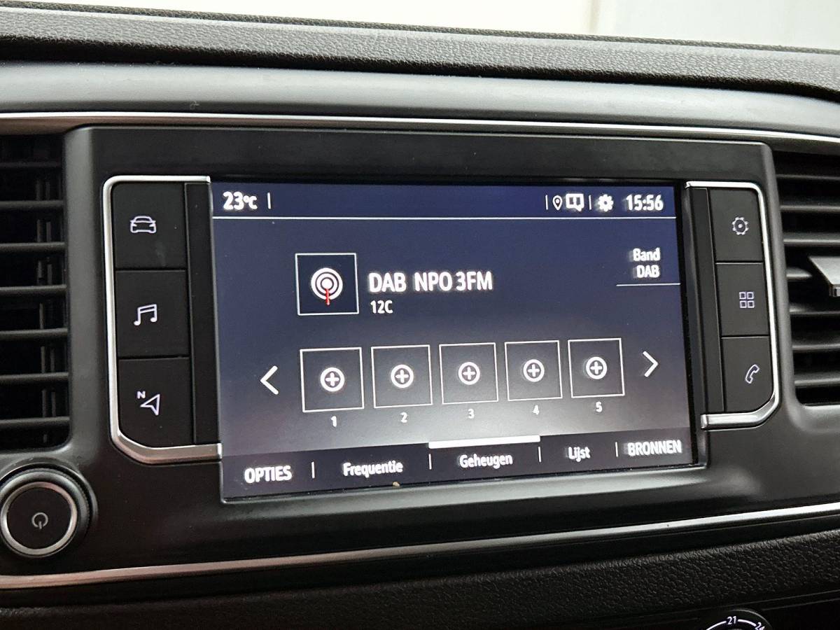 Opel Vivaro Opel Vivaro 1.5 CDTI L3H1 Edition Dubbele Cabine Airco Navigatie Bluetooth Parkeersensoren Camera Trekhaak