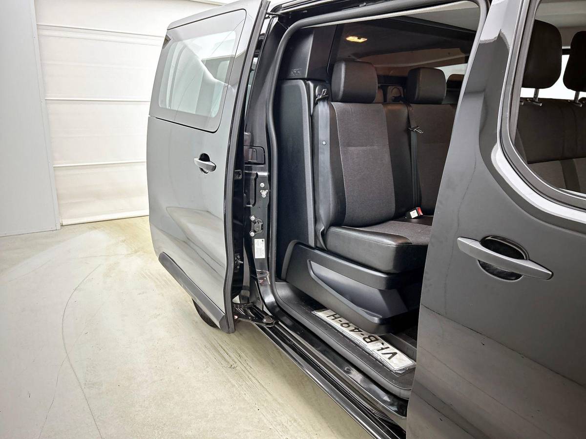 Opel Vivaro Opel Vivaro 1.5 CDTI L3H1 Edition Dubbele Cabine Airco Navigatie Bluetooth Parkeersensoren Camera Trekhaak