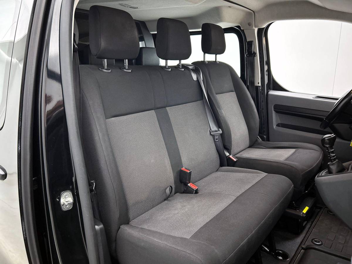 Opel Vivaro Opel Vivaro 1.5 CDTI L3H1 Edition Dubbele Cabine Airco Navigatie Bluetooth Parkeersensoren Camera Trekhaak