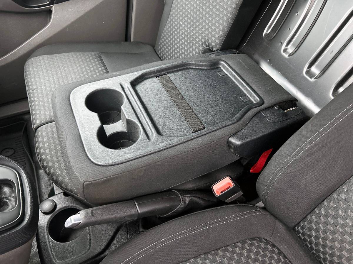 Ford Transit Connect Ford Transit Connect 1.5 EcoBlue L2 Trend Automaat Navi Airco Parkeersensoren Cruise Control 3Zits Camera DAB+
