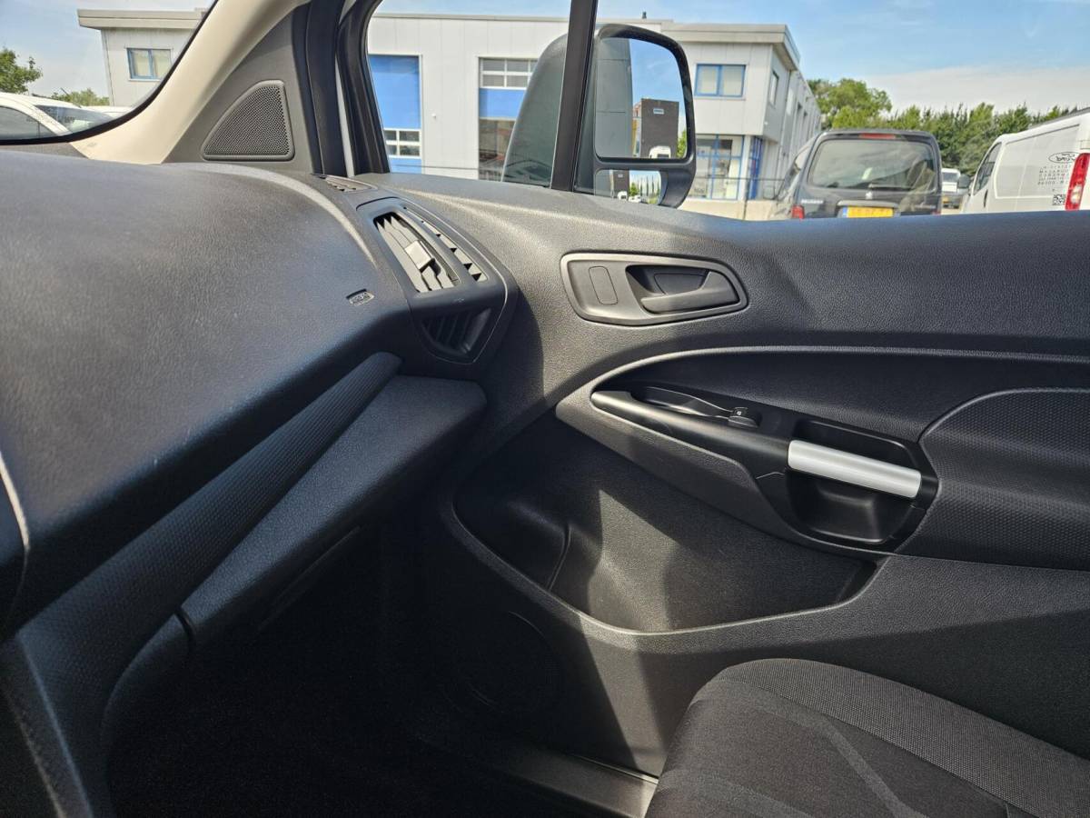 Ford Transit Connect Ford Transit Connect 1.5 L2 Airco RVS 3-zitsLage km 100pk