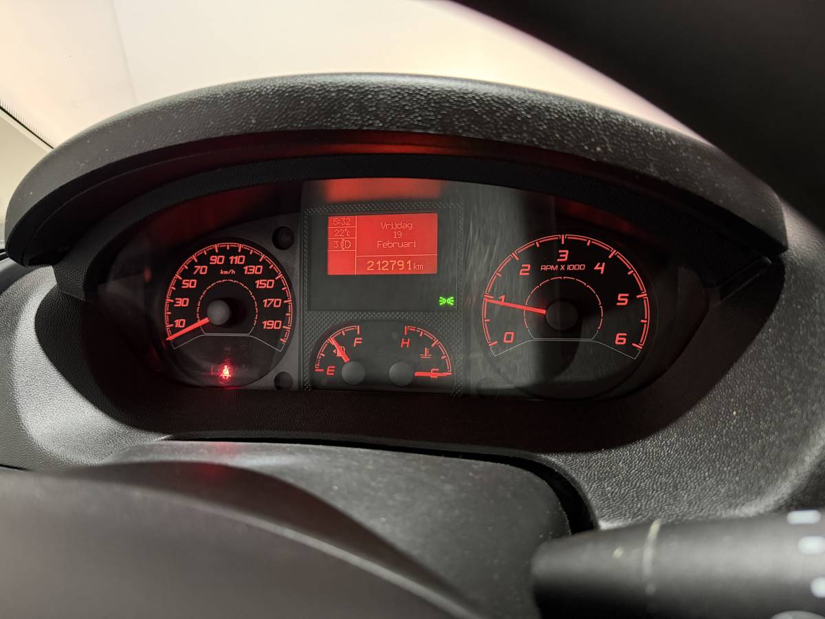 Peugeot Boxer Peugeot Boxer 2.2 BlueHDi 140 L3H2 3.3t – Airco / Camera / Cruise / BT