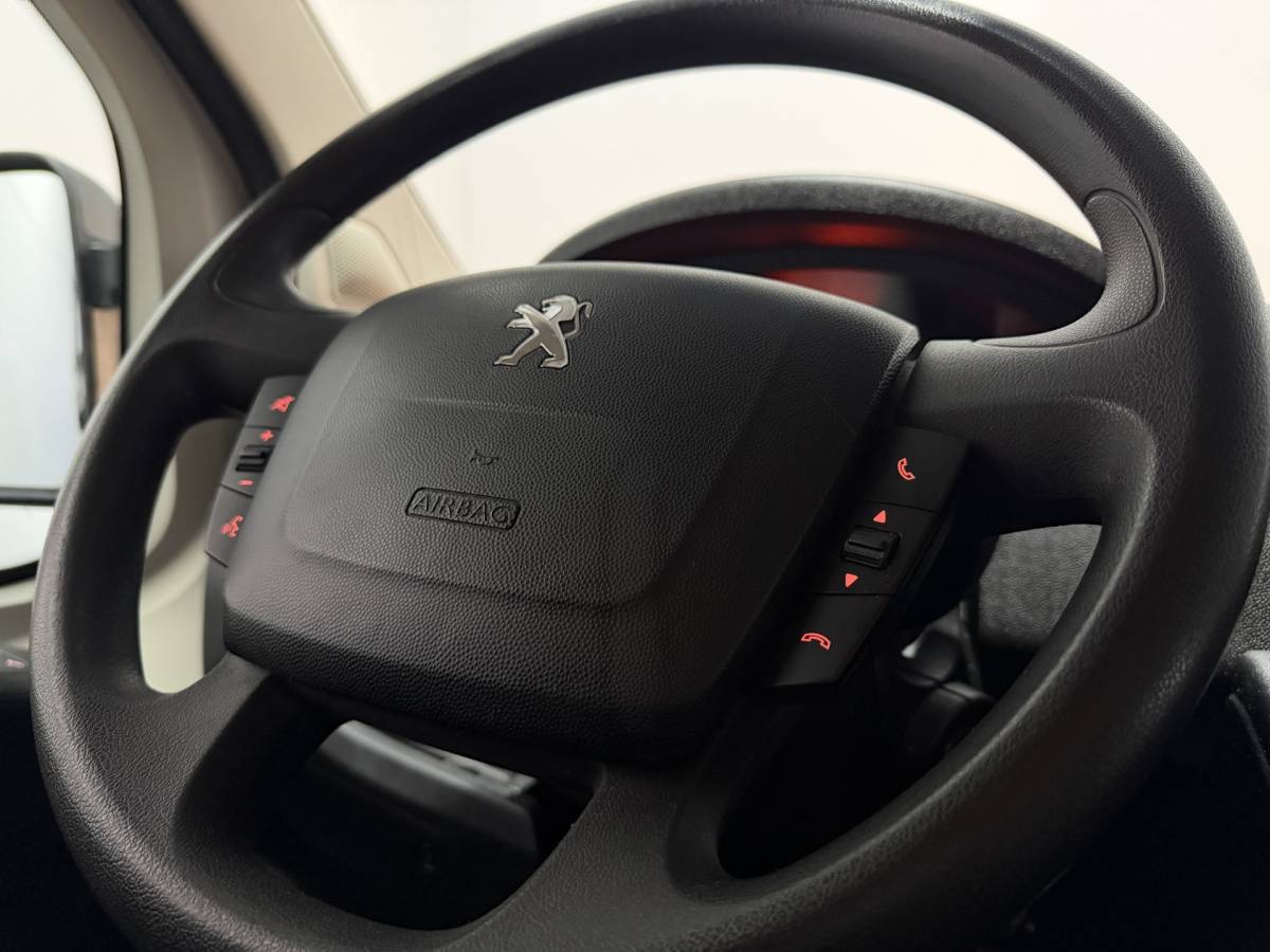 Peugeot Boxer Peugeot Boxer 2.2 BlueHDi 140 L3H2 3.3t – Airco / Camera / Cruise / BT