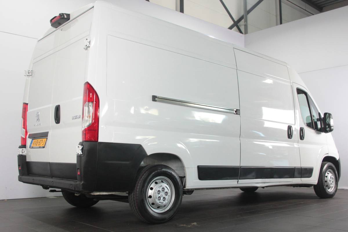 Peugeot Boxer Peugeot Boxer 2.2 BlueHDi 140 L3H2 3.3t – Airco / Camera / Cruise / BT