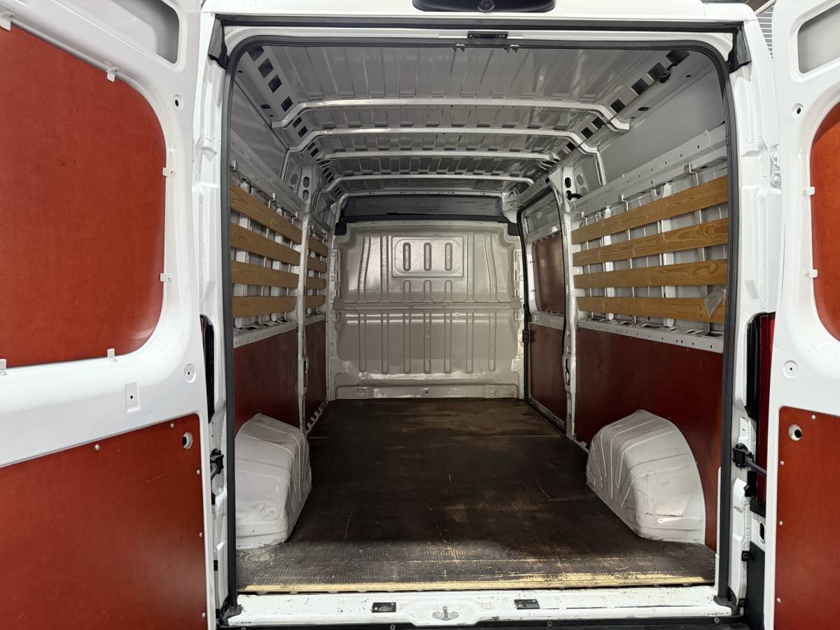 Peugeot Boxer Peugeot Boxer 2.2 BlueHDi 140 L3H2 3.3t – Airco / Camera / Cruise / BT