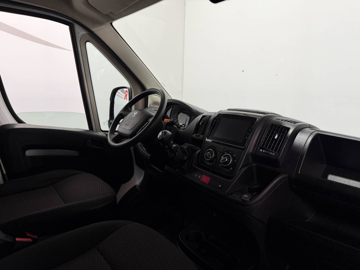 Peugeot Boxer Peugeot Boxer 2.2 BlueHDi 140 L3H2 3.3t – Airco / Camera / Cruise / BT