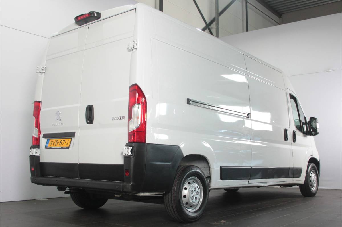 Peugeot Boxer Peugeot Boxer 2.2 BlueHDi 140 L3H2 3.3t – Airco / Camera / Cruise / BT