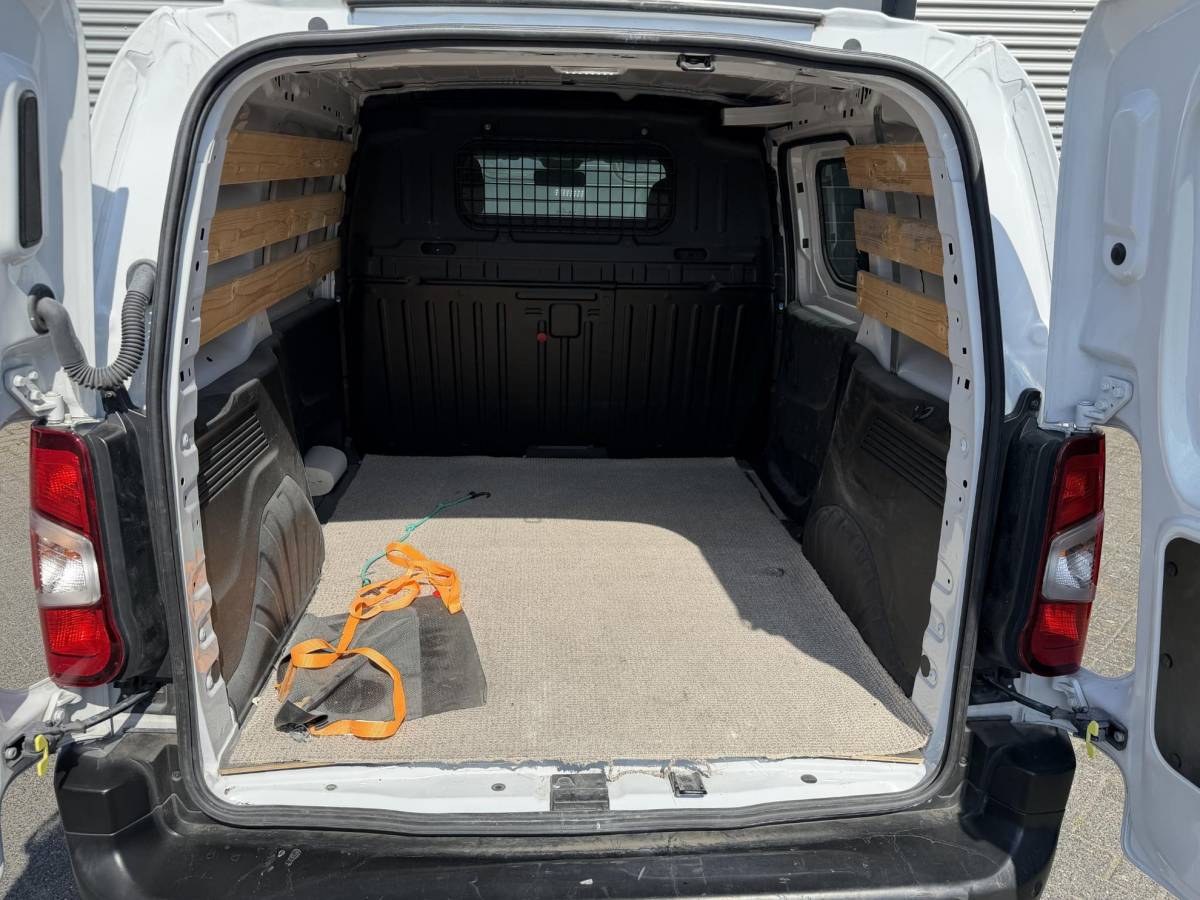 Toyota ProAce Toyota PROACE CITY 1.2 Turbo Live | Navigatie | Carplay | Airco | Cruise Control | DAB |