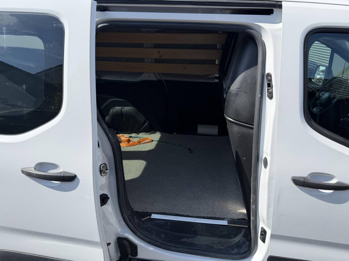 Toyota ProAce Toyota PROACE CITY 1.2 Turbo Live | Navigatie | Carplay | Airco | Cruise Control | DAB |