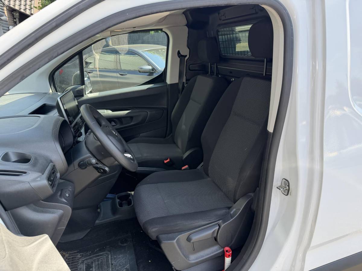 Toyota ProAce Toyota PROACE CITY 1.2 Turbo Live | Navigatie | Carplay | Airco | Cruise Control | DAB |