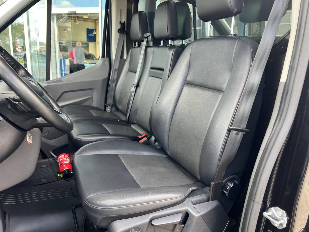 Ford Transit Ford Transit 350 2.0 TDCI L4H1 Trend | Open Laadbak | 165pk Automaat | SYNC 4 | Camera | Trekhaak | Opbouw