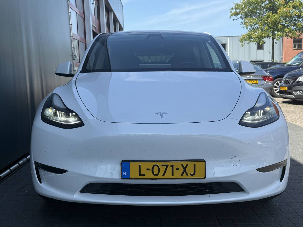 Tesla Model Y Tesla Model Y BWJ 2021 Long Range 351 PK  AWD 75 kWh PANO | FULL LED | STOEL + STUURVERW. | 360 CAMERA | ADAPTIVE CRUISE | LEDER | ELEKTR. STOELEN | ELEKTR. ACHTERKLEP | NAVI | CLIMA | LMV | PDC