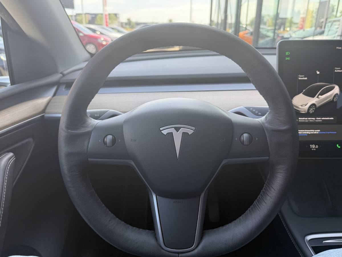 Tesla Model Y Tesla Model Y BWJ 2021 Long Range 351 PK  AWD 75 kWh PANO | FULL LED | STOEL + STUURVERW. | 360 CAMERA | ADAPTIVE CRUISE | LEDER | ELEKTR. STOELEN | ELEKTR. ACHTERKLEP | NAVI | CLIMA | LMV | PDC