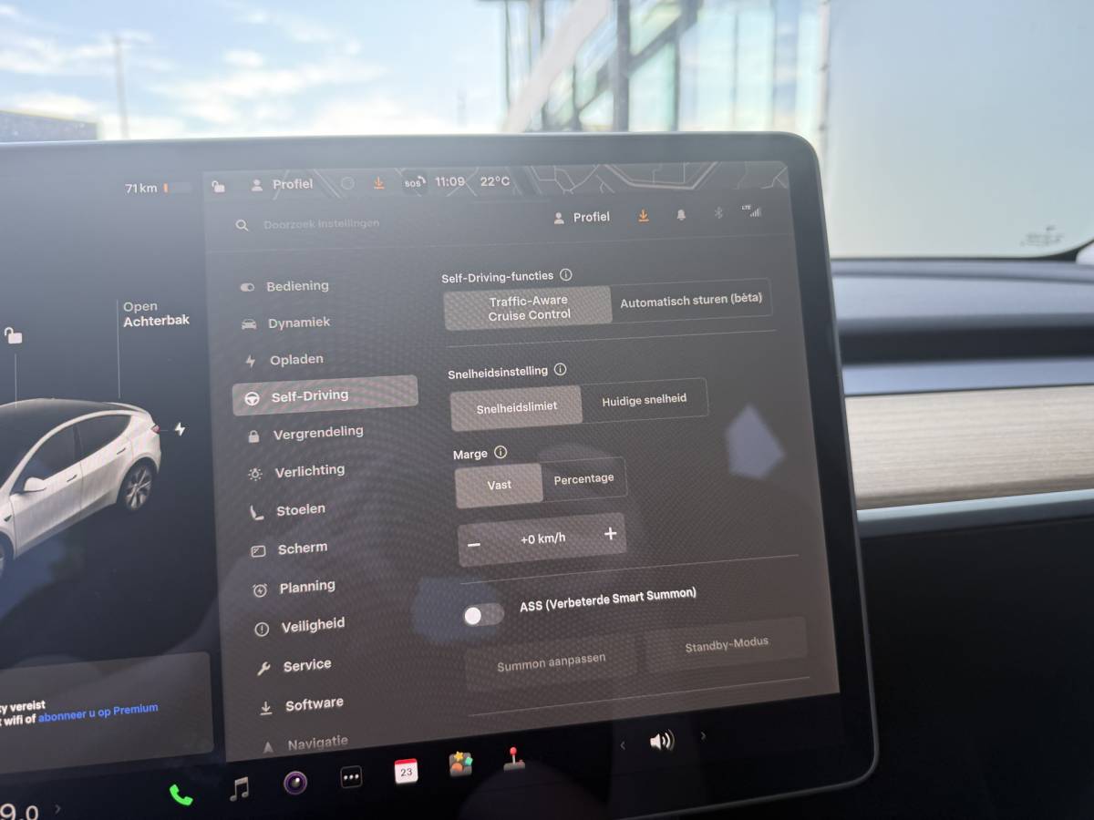 Tesla Model Y Tesla Model Y BWJ 2021 Long Range 351 PK  AWD 75 kWh PANO | FULL LED | STOEL + STUURVERW. | 360 CAMERA | ADAPTIVE CRUISE | LEDER | ELEKTR. STOELEN | ELEKTR. ACHTERKLEP | NAVI | CLIMA | LMV | PDC