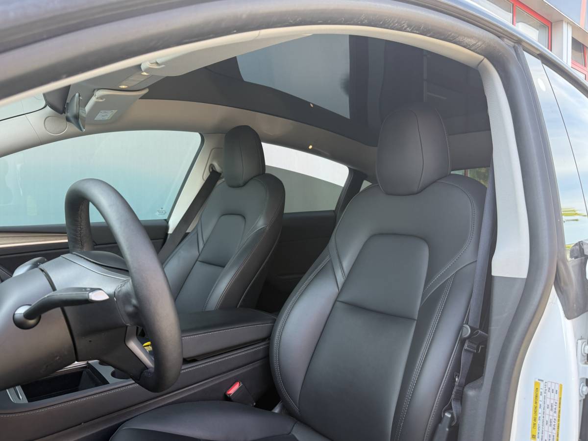 Tesla Model Y Tesla Model Y BWJ 2021 Long Range 351 PK  AWD 75 kWh PANO | FULL LED | STOEL + STUURVERW. | 360 CAMERA | ADAPTIVE CRUISE | LEDER | ELEKTR. STOELEN | ELEKTR. ACHTERKLEP | NAVI | CLIMA | LMV | PDC