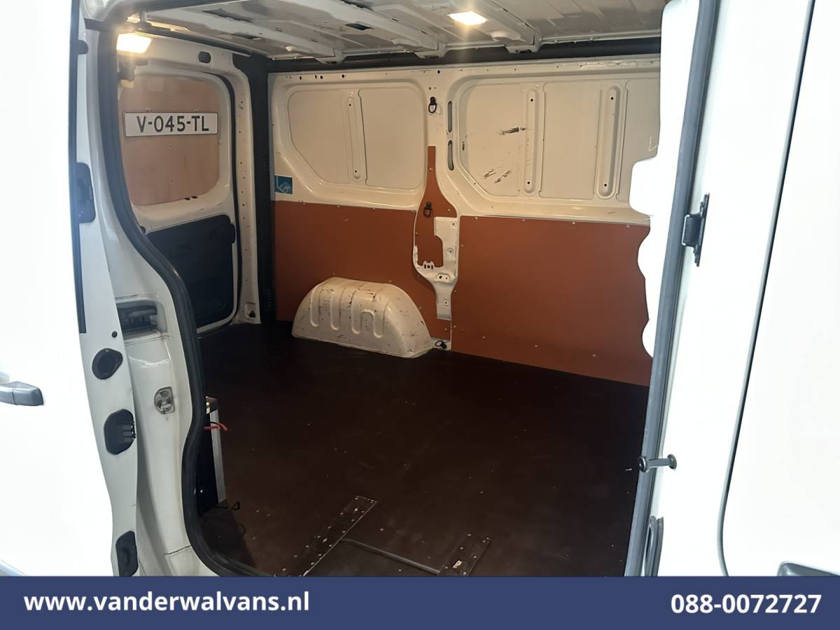 Renault Trafic Renault Trafic 1.6 dCi L1H1 Euro6 Airco | Imperiaal | Trekhaak | Parkeersensoren | Cruisecontrol Bijrijdersbank