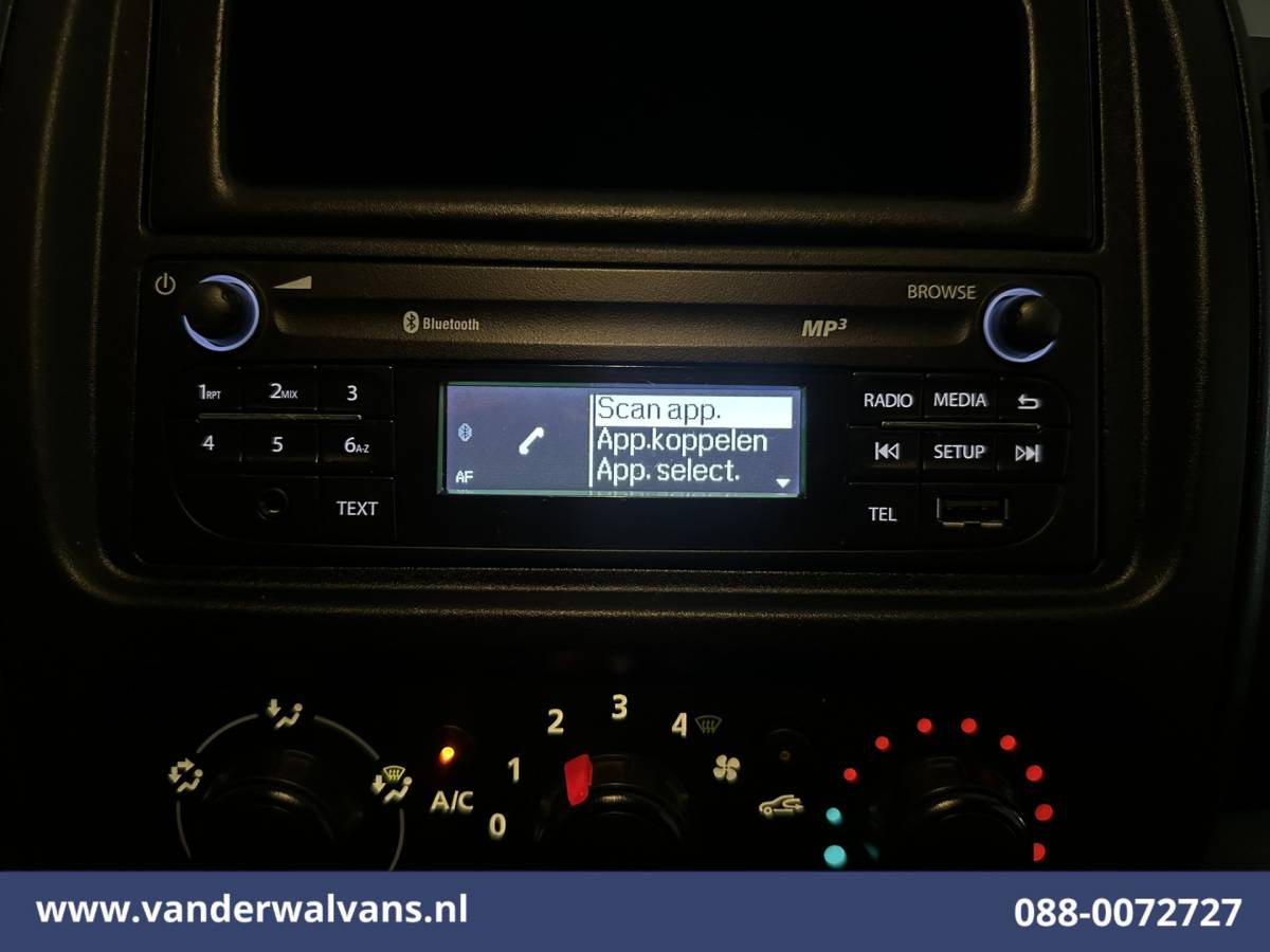 Renault Trafic Renault Trafic 1.6 dCi L1H1 Euro6 Airco | Imperiaal | Trekhaak | Parkeersensoren | Cruisecontrol Bijrijdersbank