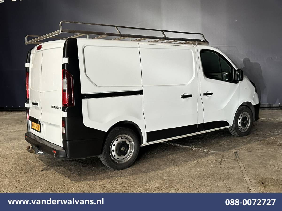 Renault Trafic Renault Trafic 1.6 dCi L1H1 Euro6 Airco | Imperiaal | Trekhaak | Parkeersensoren | Cruisecontrol Bijrijdersbank