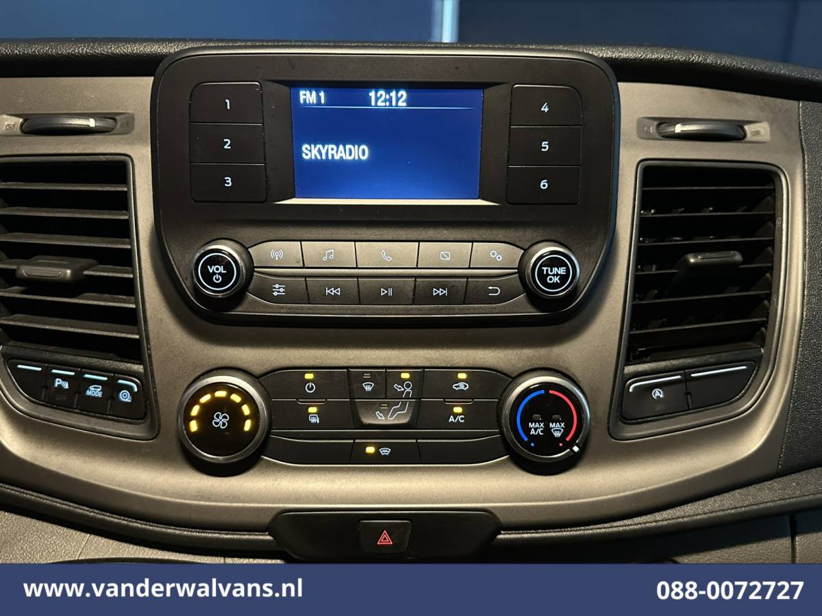 Ford Transit Ford Transit 2.0 TDCI 131pk L4H3 Jumbo Euro6 Airco | Camera | Cruisecontrol | Verwarmde voorruit Parkeersensoren, Bijrijdersbank