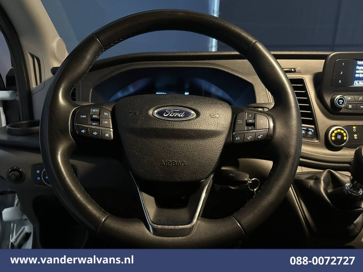 Ford Transit Ford Transit 2.0 TDCI 131pk L4H3 Jumbo Euro6 Airco | Camera | Cruisecontrol | Verwarmde voorruit Parkeersensoren, Bijrijdersbank