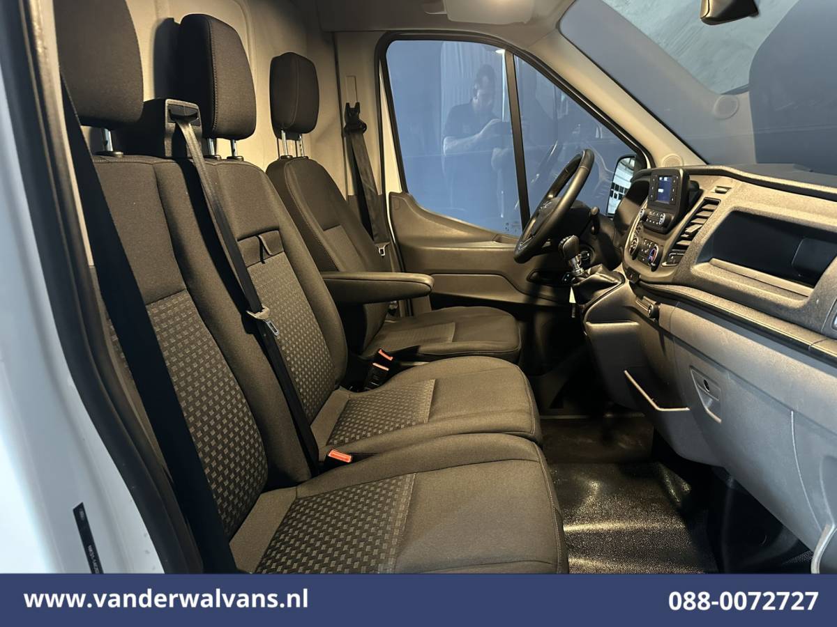Ford Transit Ford Transit 2.0 TDCI 131pk L4H3 Jumbo Euro6 Airco | Camera | Cruisecontrol | Verwarmde voorruit Parkeersensoren, Bijrijdersbank
