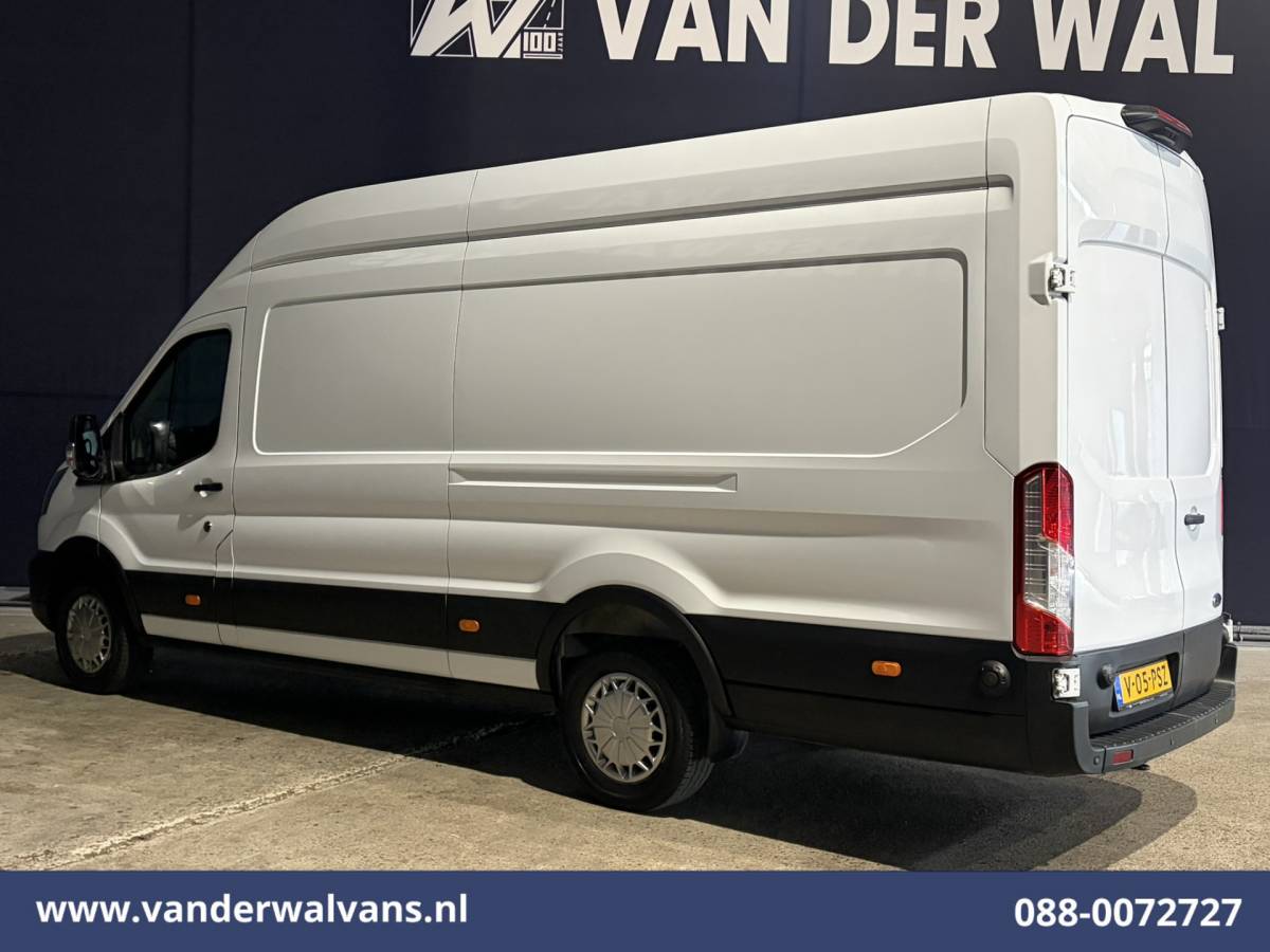Ford Transit Ford Transit 2.0 TDCI 131pk L4H3 Jumbo Euro6 Airco | Camera | Cruisecontrol | Verwarmde voorruit Parkeersensoren, Bijrijdersbank