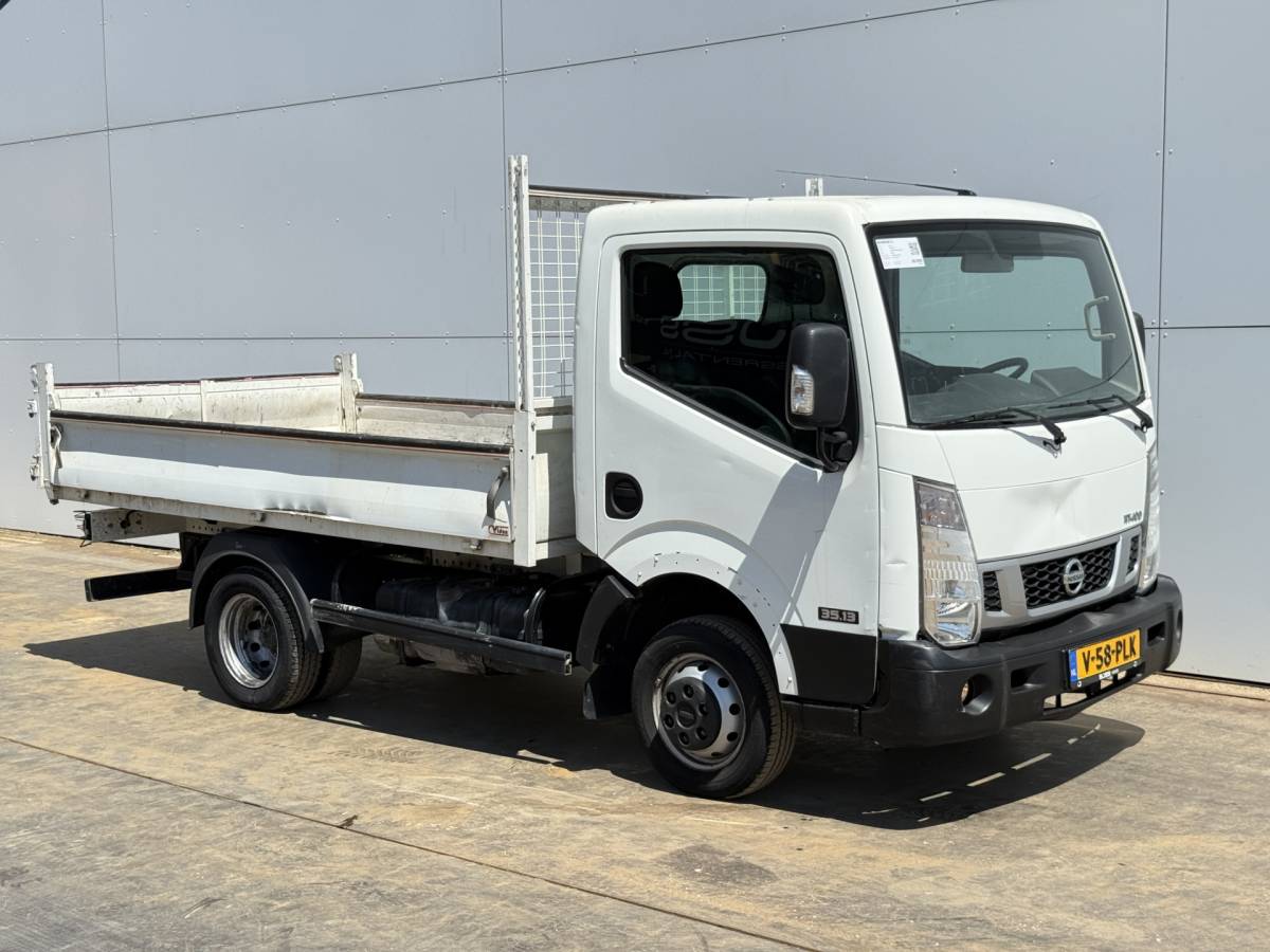 Nissan  Nissan NT400 130PK 3.0 Kipper 3L Dubbellucht 3.5t Trekhaak Airco Benne Tipper