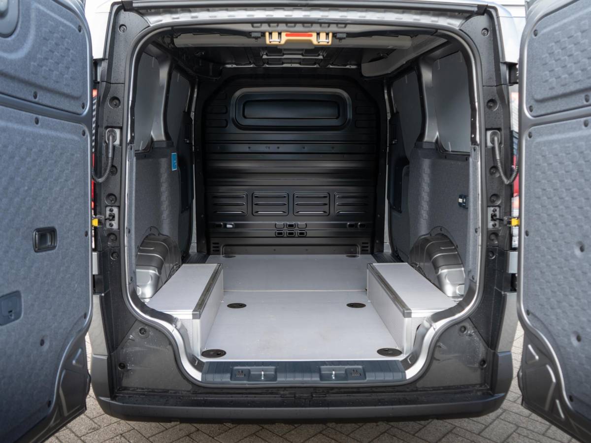 Kia PV5 Kia PV5 L2H1 Elite 71.2 kWh | OP VOORRAAD | PDC | Stoel en stuurverwarming | Achteruitrijcamera |