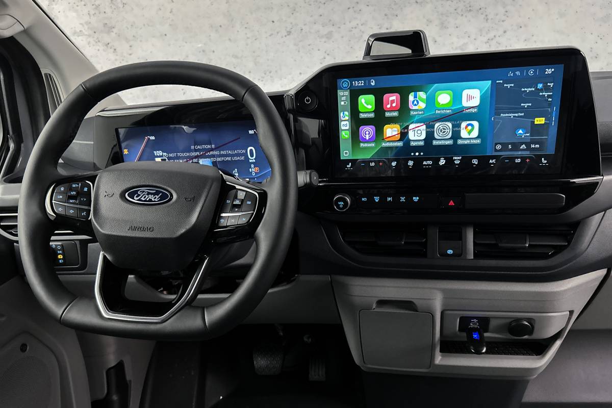 Ford  Ford E-Custom 340 L2 71KWh Sport | 2x schuifdeur | 3-zitplaatsen | Stoelverwarming