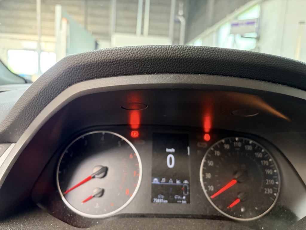 Renault Captur Renault Captur 1.0 TCe Corperate Ed Cruise Clima Navi