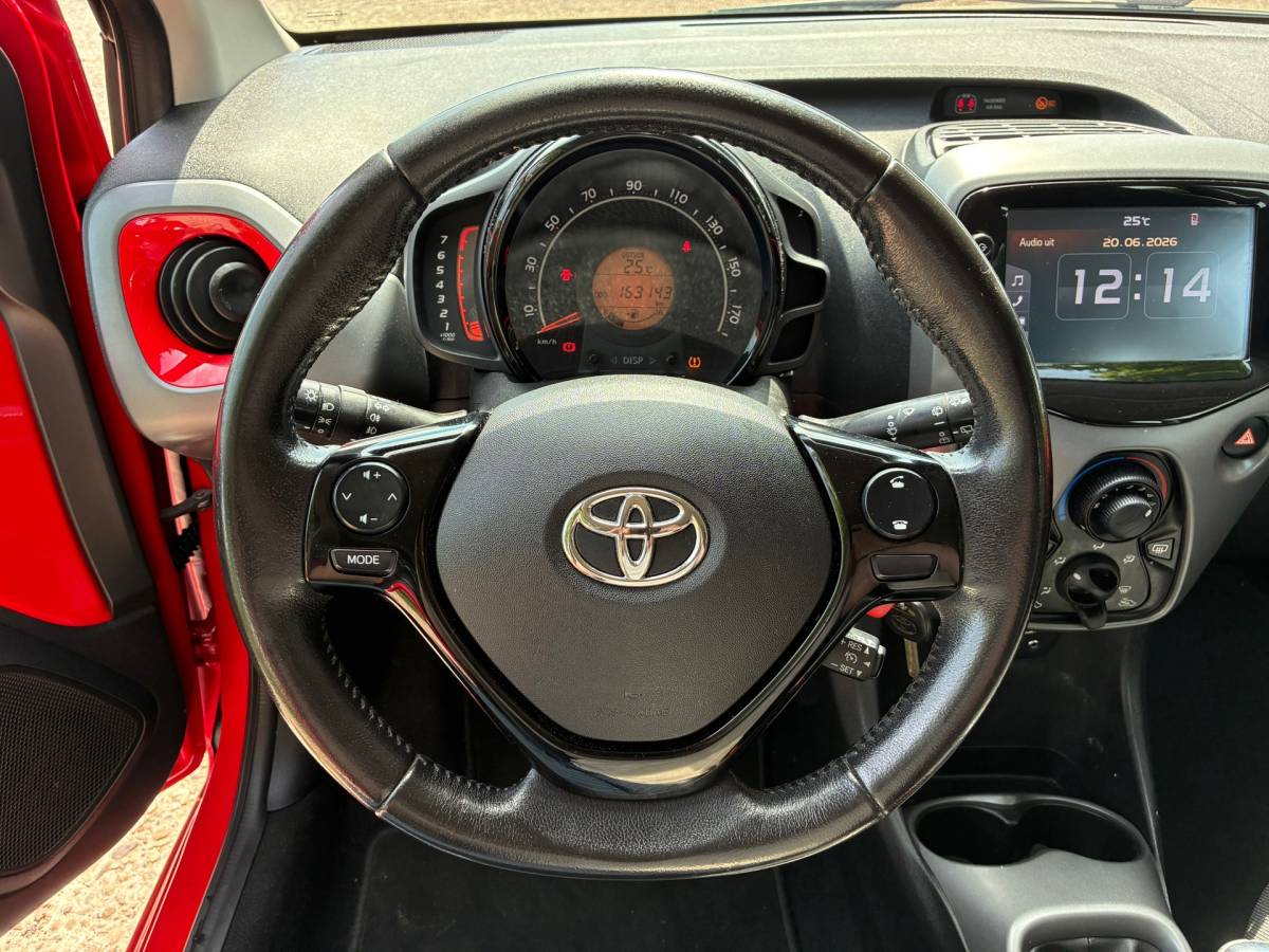 Toyota Aygo Toyota Aygo 1.0 VVT-i x-cite | Navi + Airco + Bluetooth nu €6.975,-!!