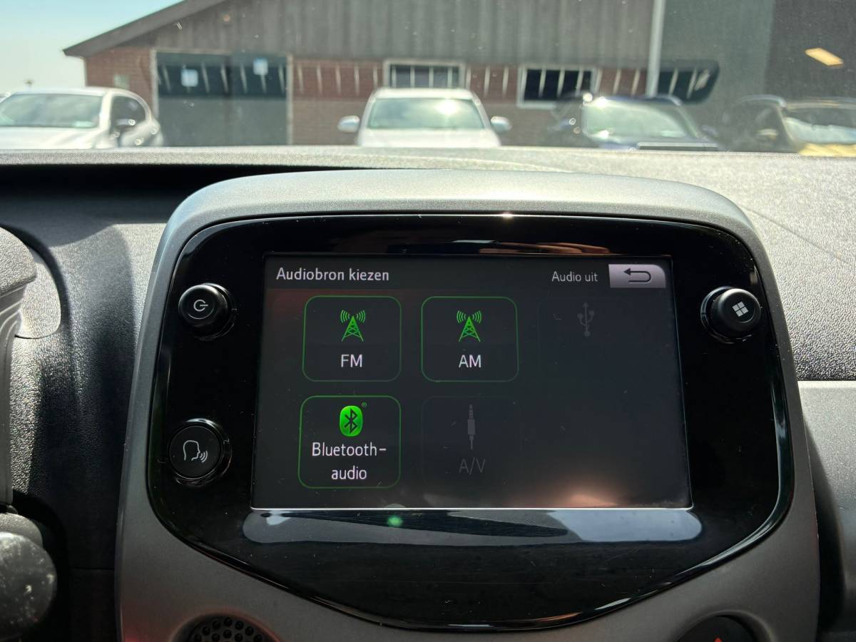 Toyota Aygo Toyota Aygo 1.0 VVT-i x-cite | Navi + Airco + Bluetooth nu €6.975,-!!